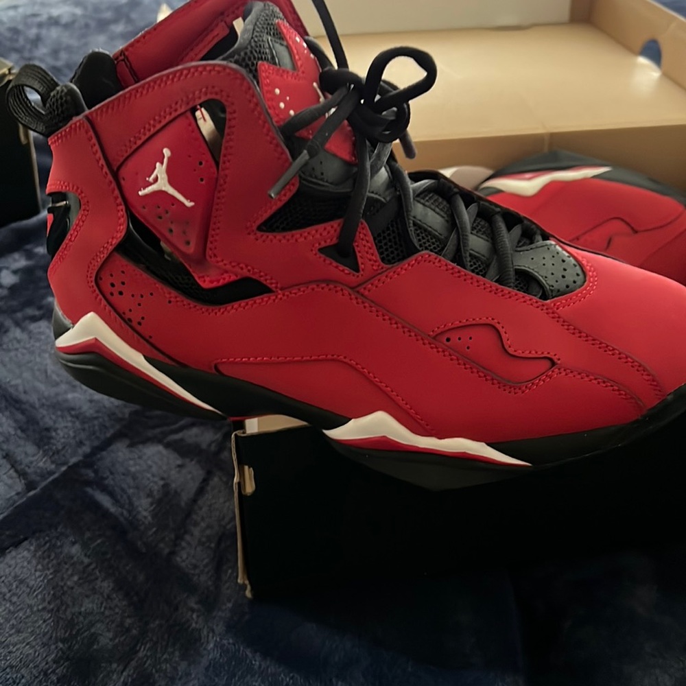 JORDAN TRY FLIGHTS SIZE 8